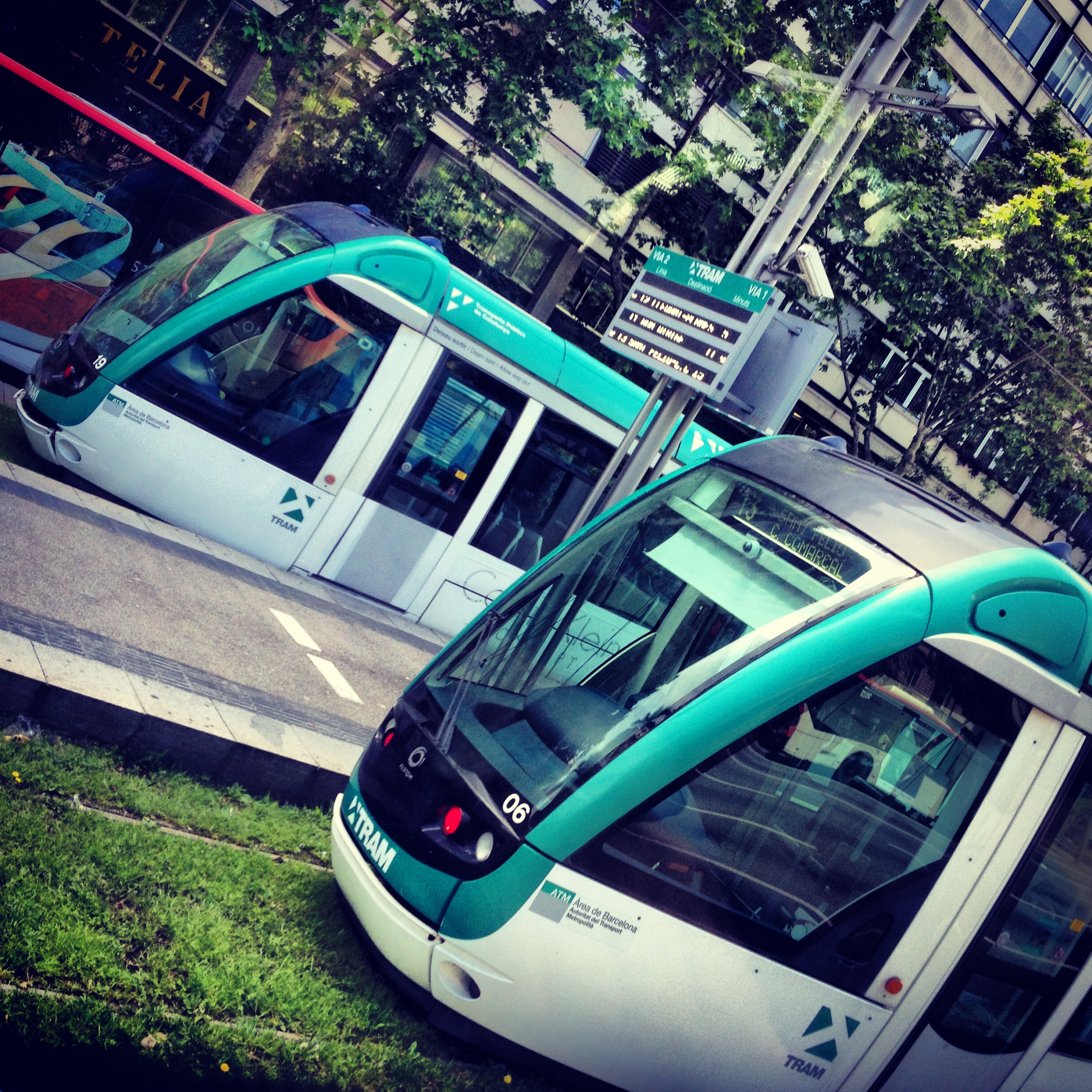 Spain travel guides: Planes, Trains, and Automobiles