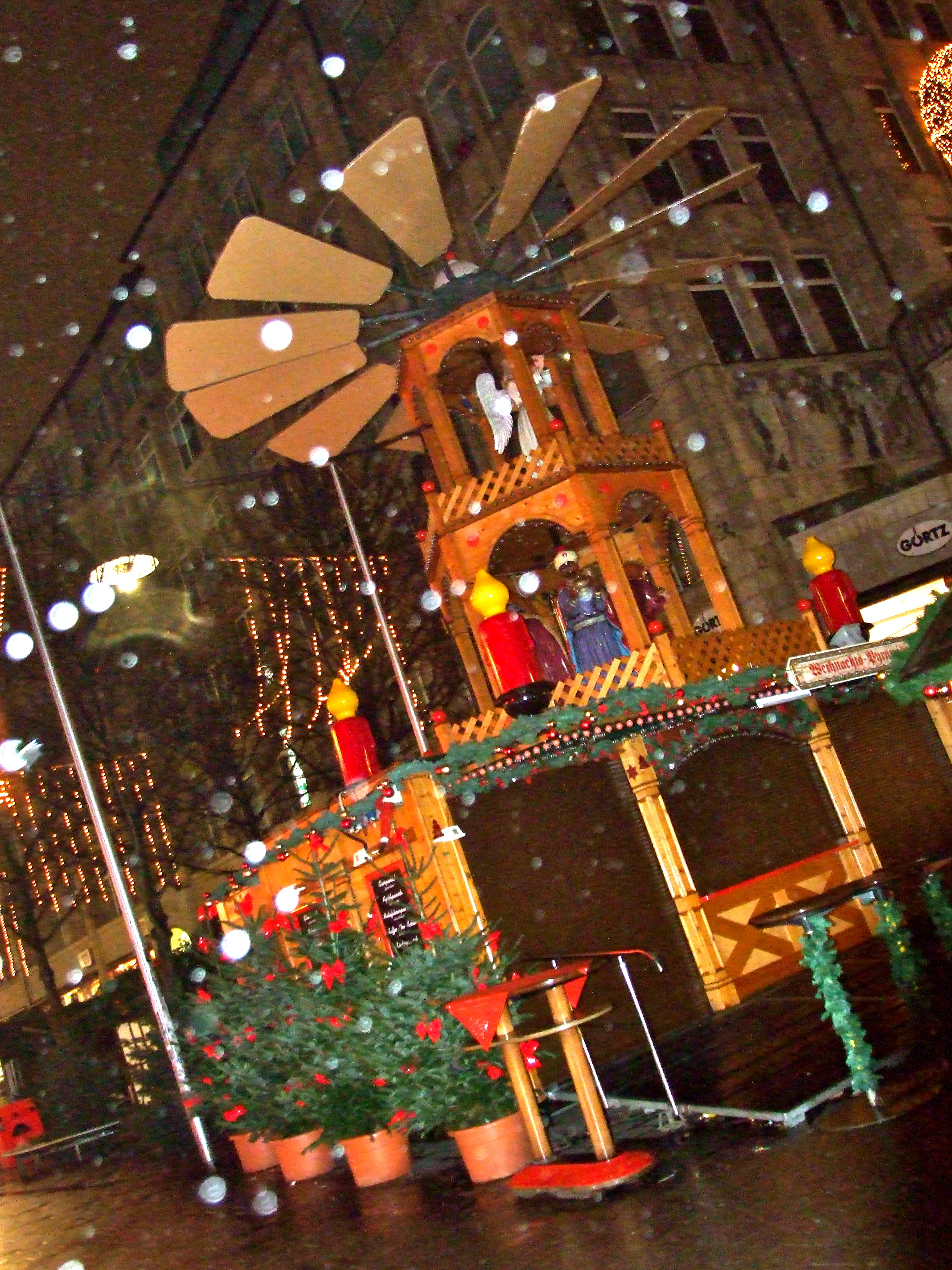 the streets of Hamburg at Christmas