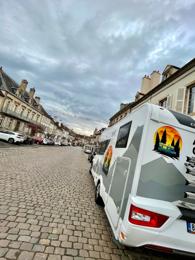 Parking in Semur
